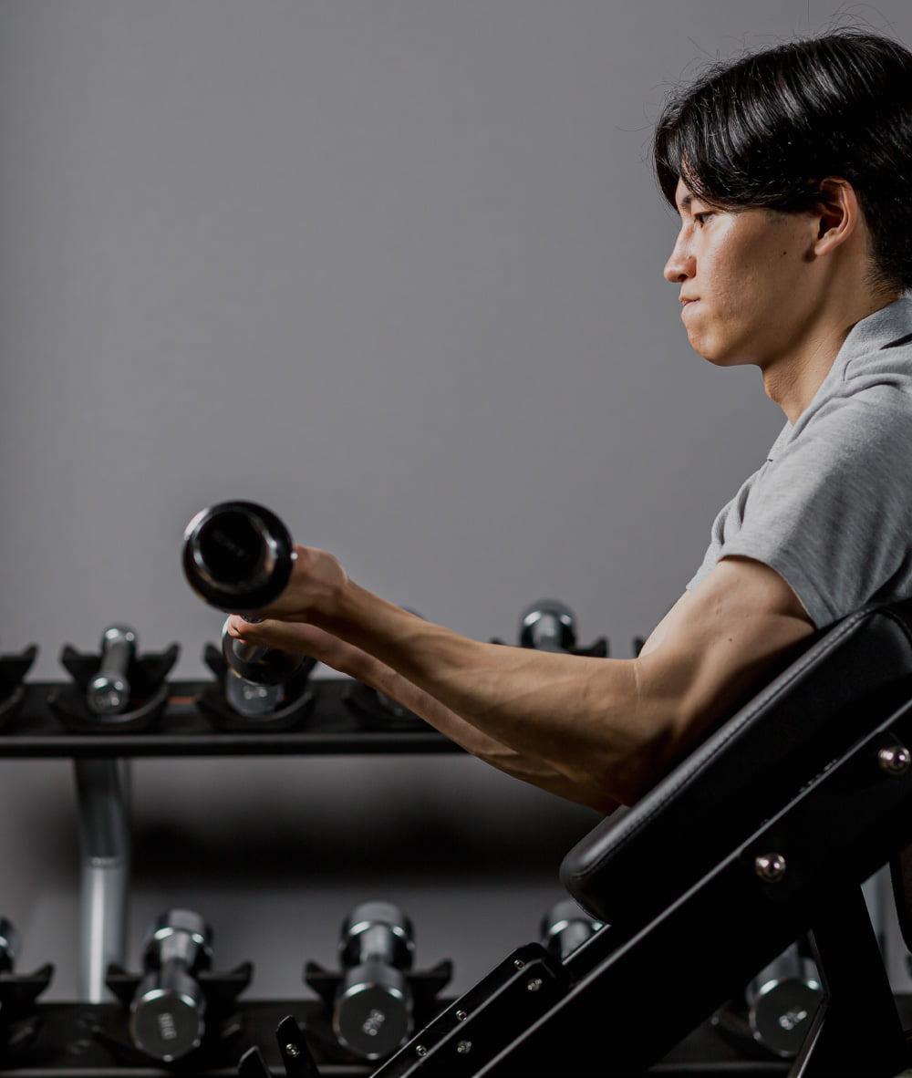 トレーニング中の男性