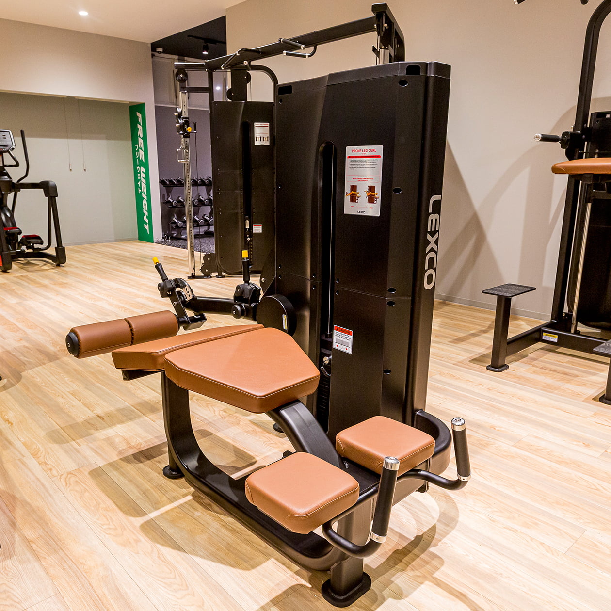 ライイングレッグカール