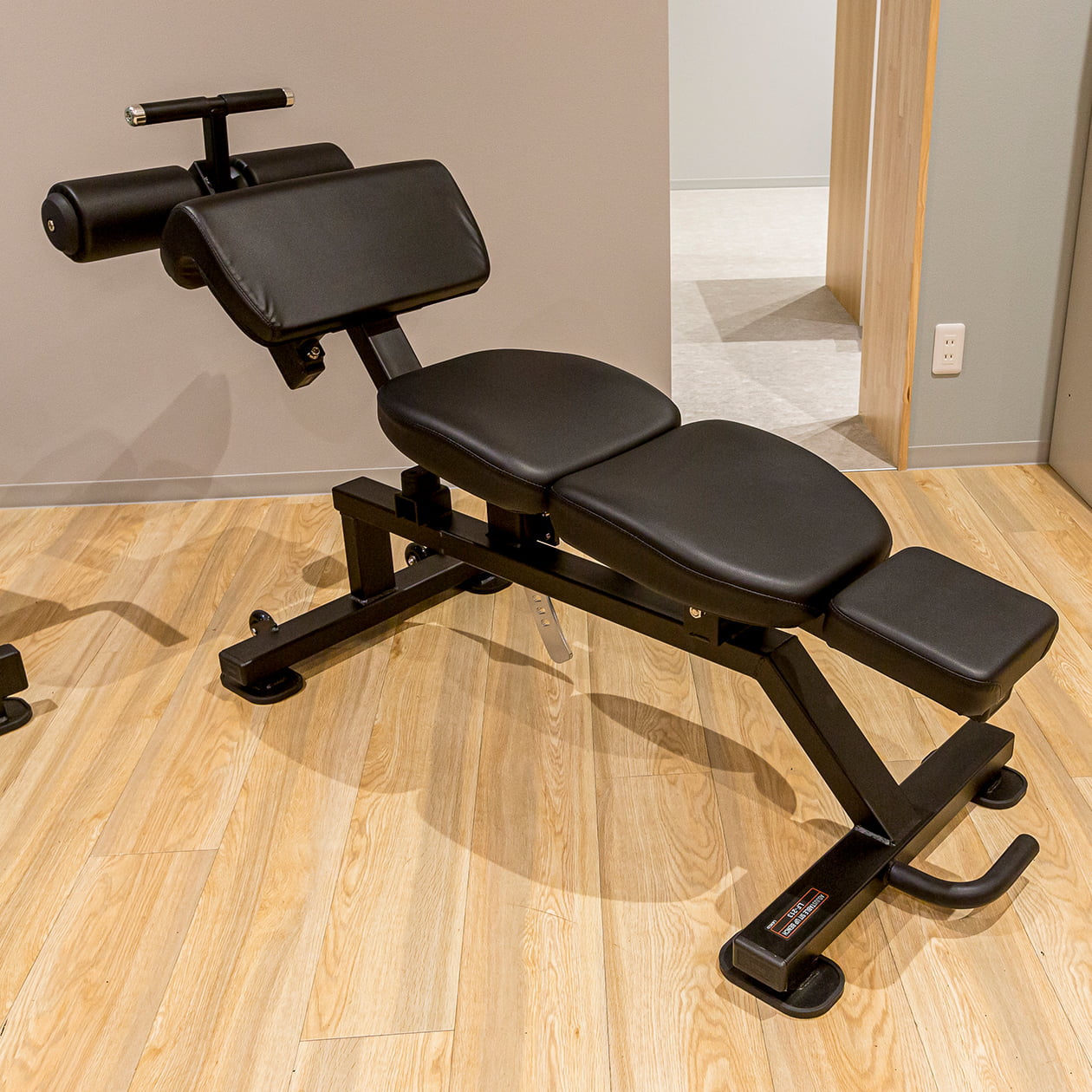 シットアップベンチ